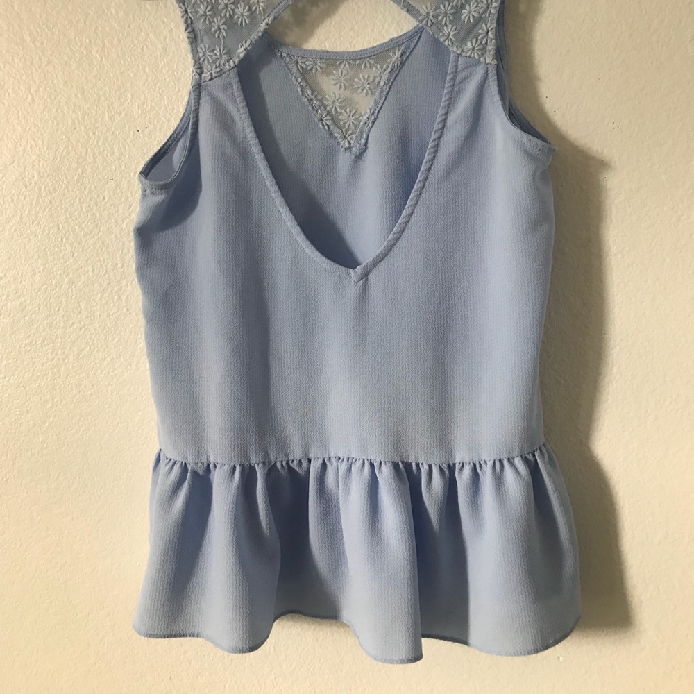 blouse - Picture 3 of 5